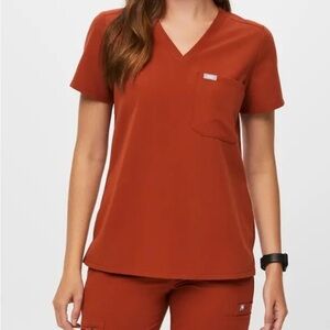 Figs Catarina Scrub Top in Auburn size XS regular